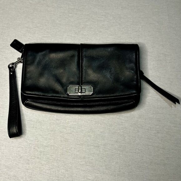 Coach Wristlet, Black Leather, Silver Hardware, Hangtag, Elegant. - Picture 1 of 5